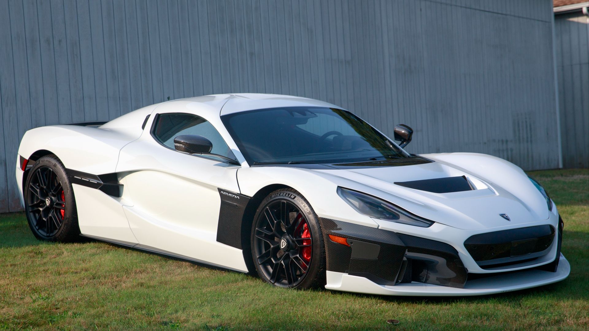 File:Rimac Nevera in Bridgehampton, front right.jpg