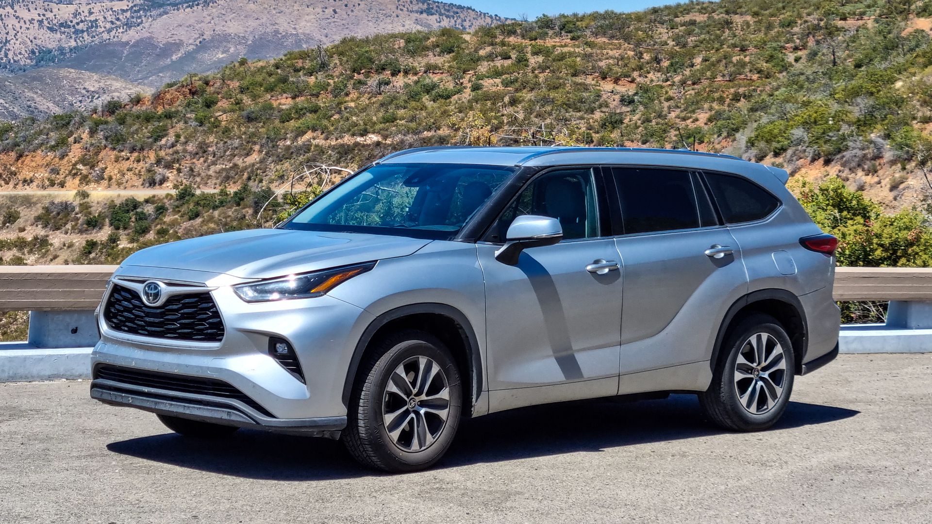 File:Mariposa (CA, USA), Fremont's Fort Historical Marker, Toyota Highlander -- 2022 -- 141813.jpg