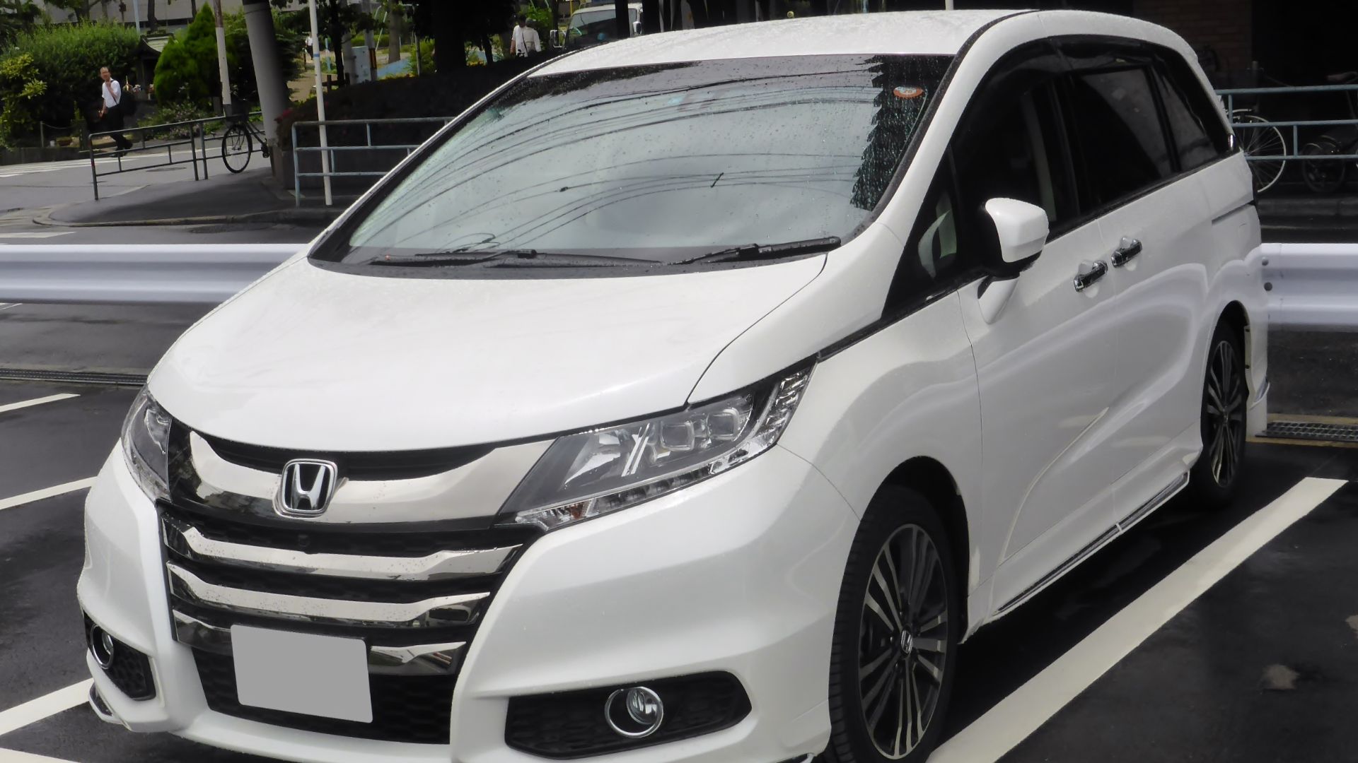 File:Honda ODYSSEY ABSOLUTE EX (RC1) front.jpg