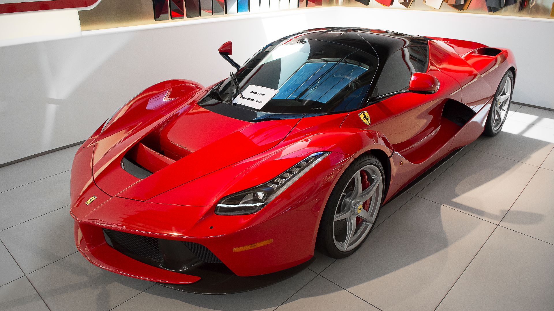 File:LaFerrari in Beverly Hills (14563979888).jpg