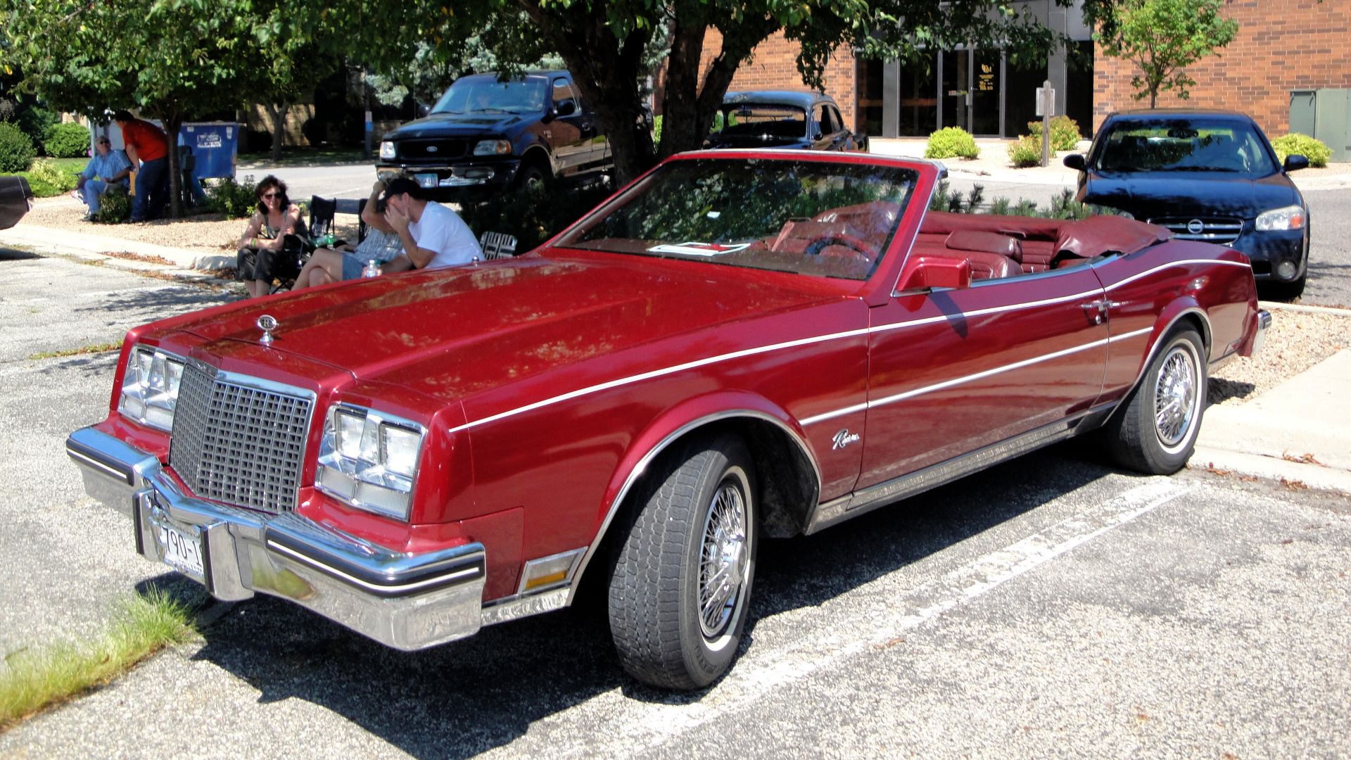 File:83 Buick Riviera (5995836253).jpg