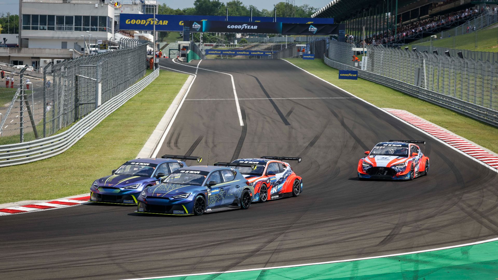 File:2022 ETCR - RD2 - Hungaroring (52186703505).jpg