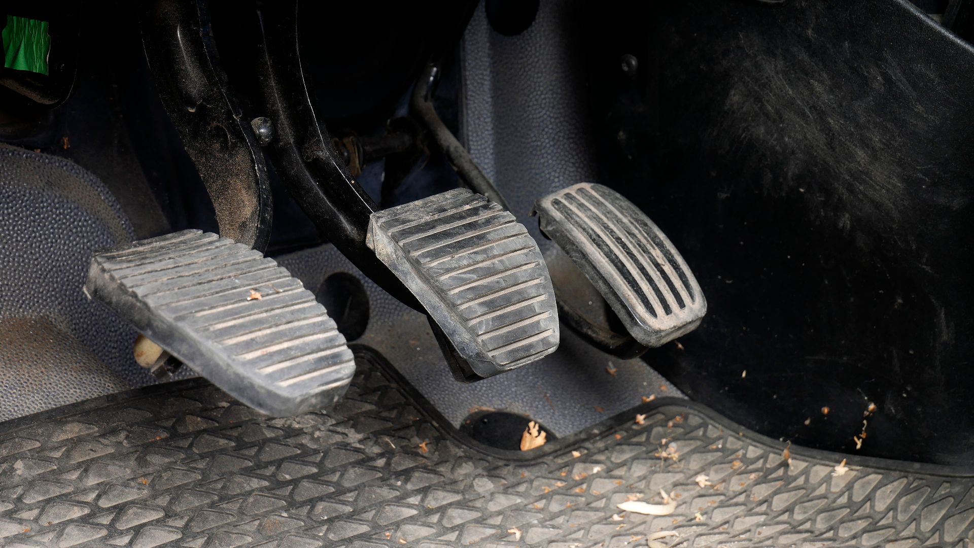 File:Car pedals 20180814.jpg