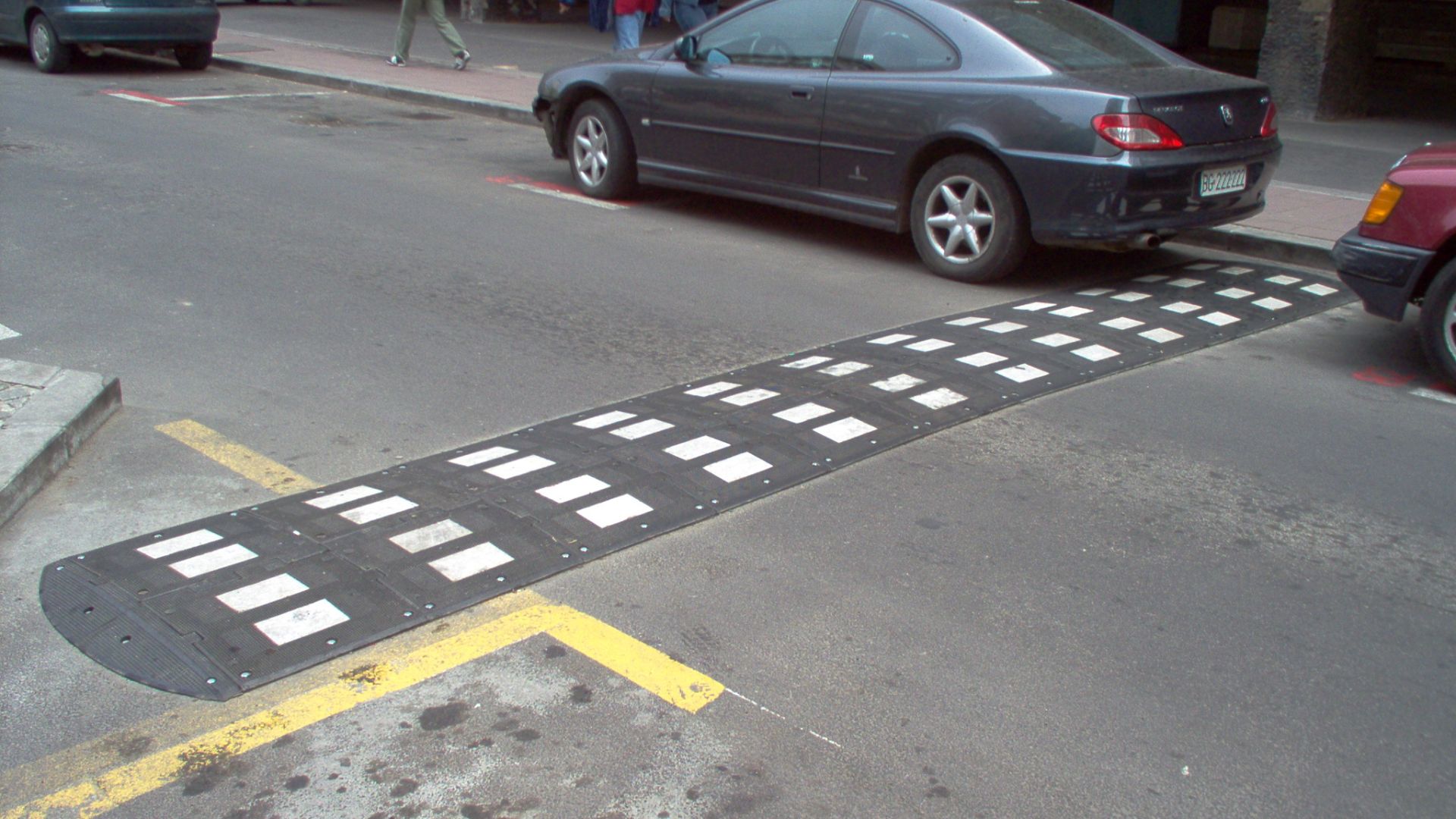 File:Ležeći policajac 016.jpg