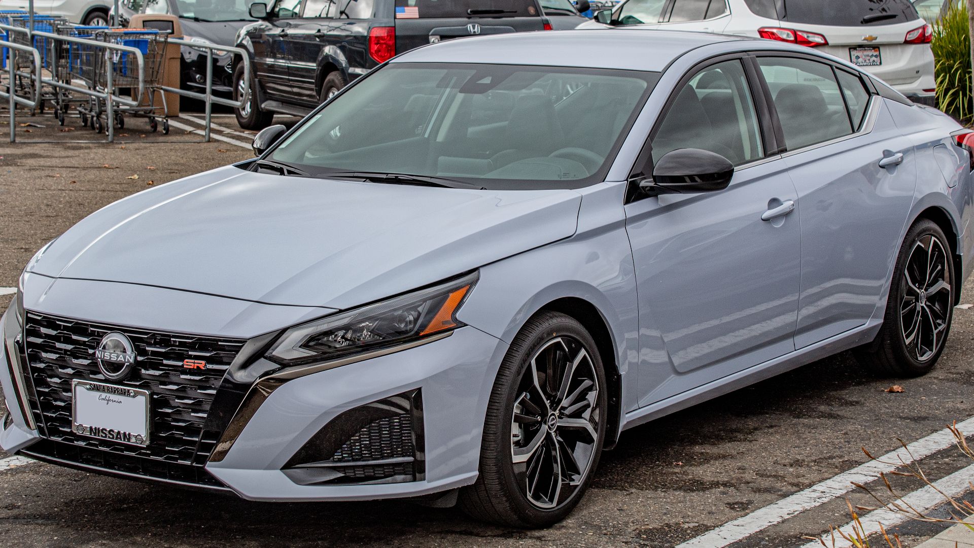 File:2023 Nissan Altima SR.png