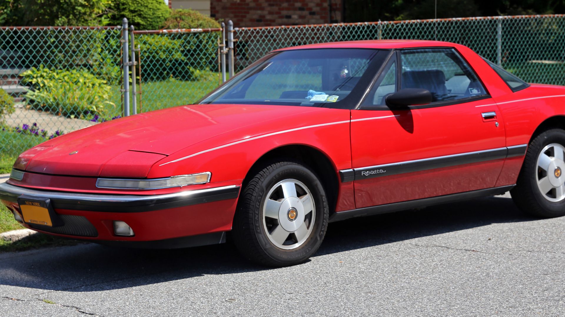 File:1988 Buick Reatta, front left.jpg