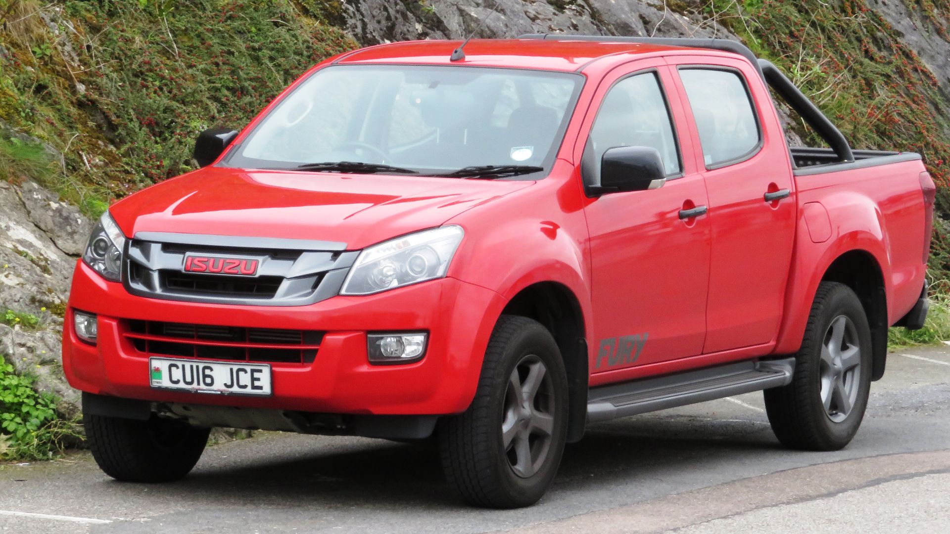File:Isuzu D-Max diesel registered May 2016 2499cc.jpg