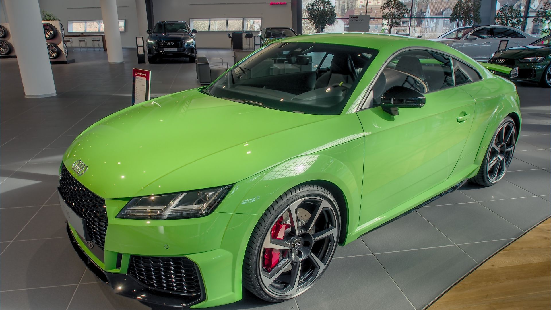 File:Lime Green 2017 Audi TT RS, Audi Forum Neckarsulm, Bild 2.jpg