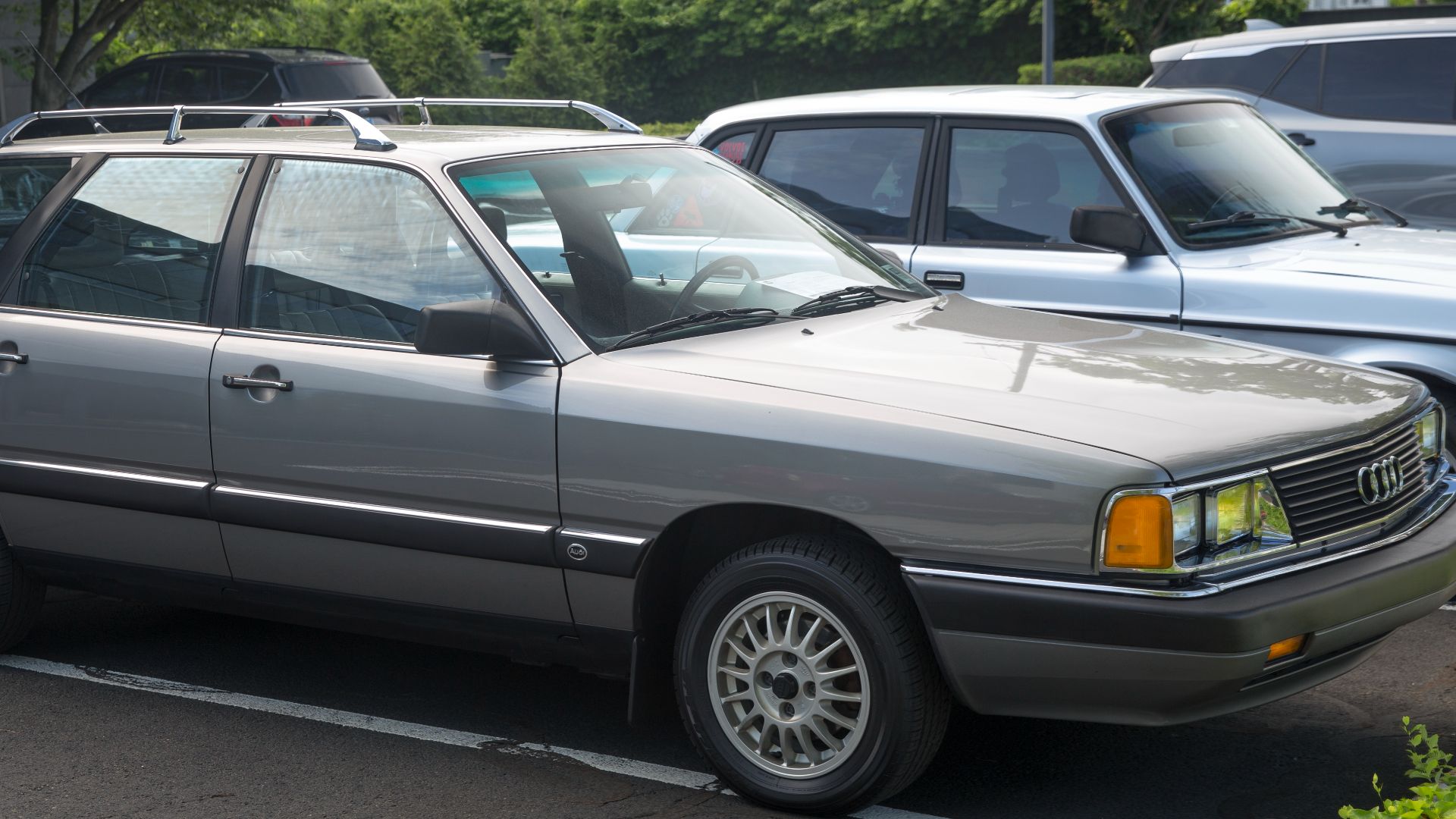 File:1985 Audi 5000S Wagon in Stone Grey Metallic, front right.jpg