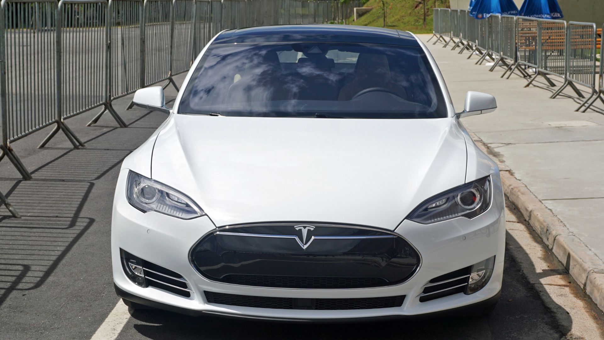 File:Tesla Model S SAO 2016 9208.jpg