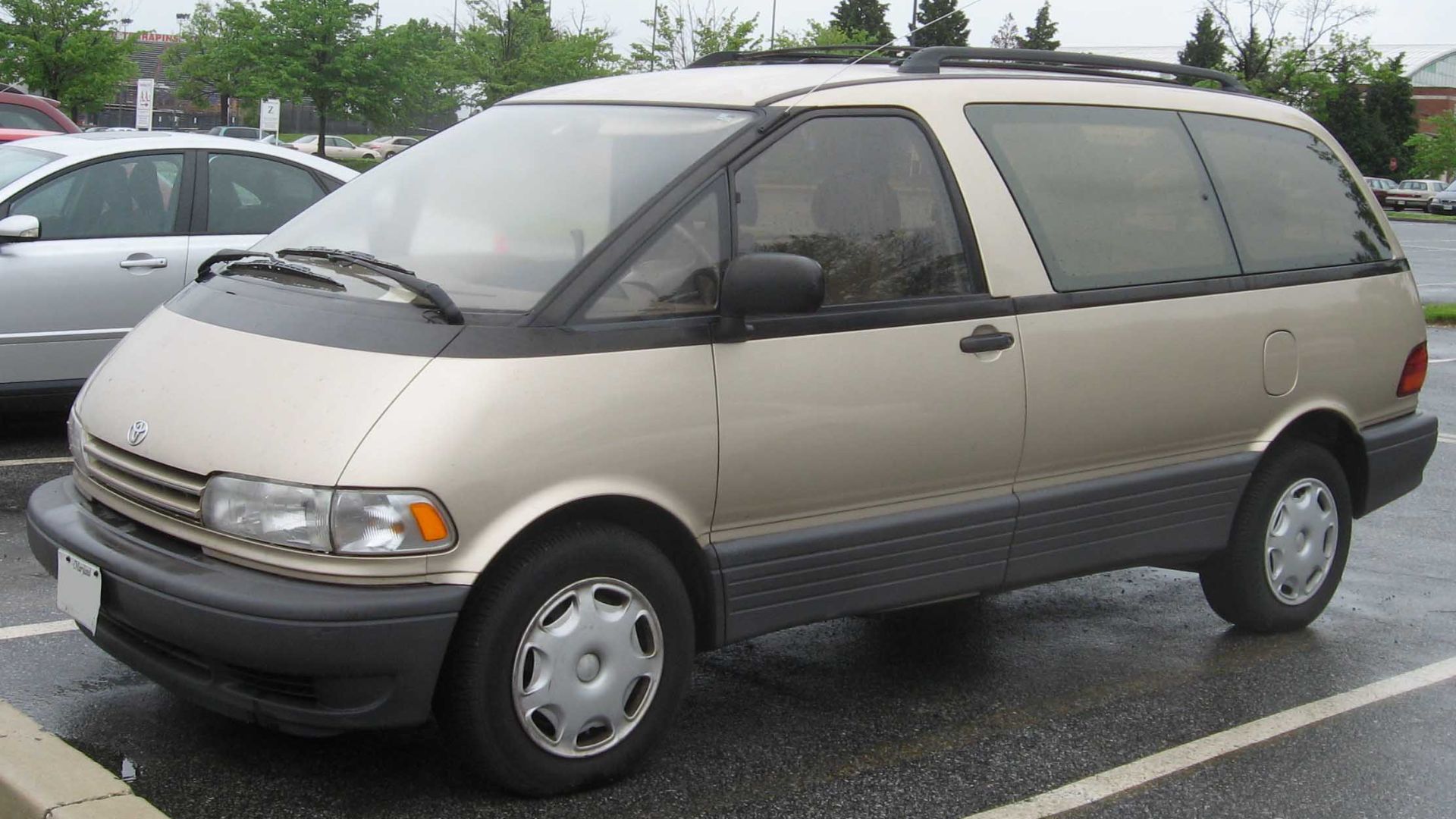 File:Toyota-Previa.jpg