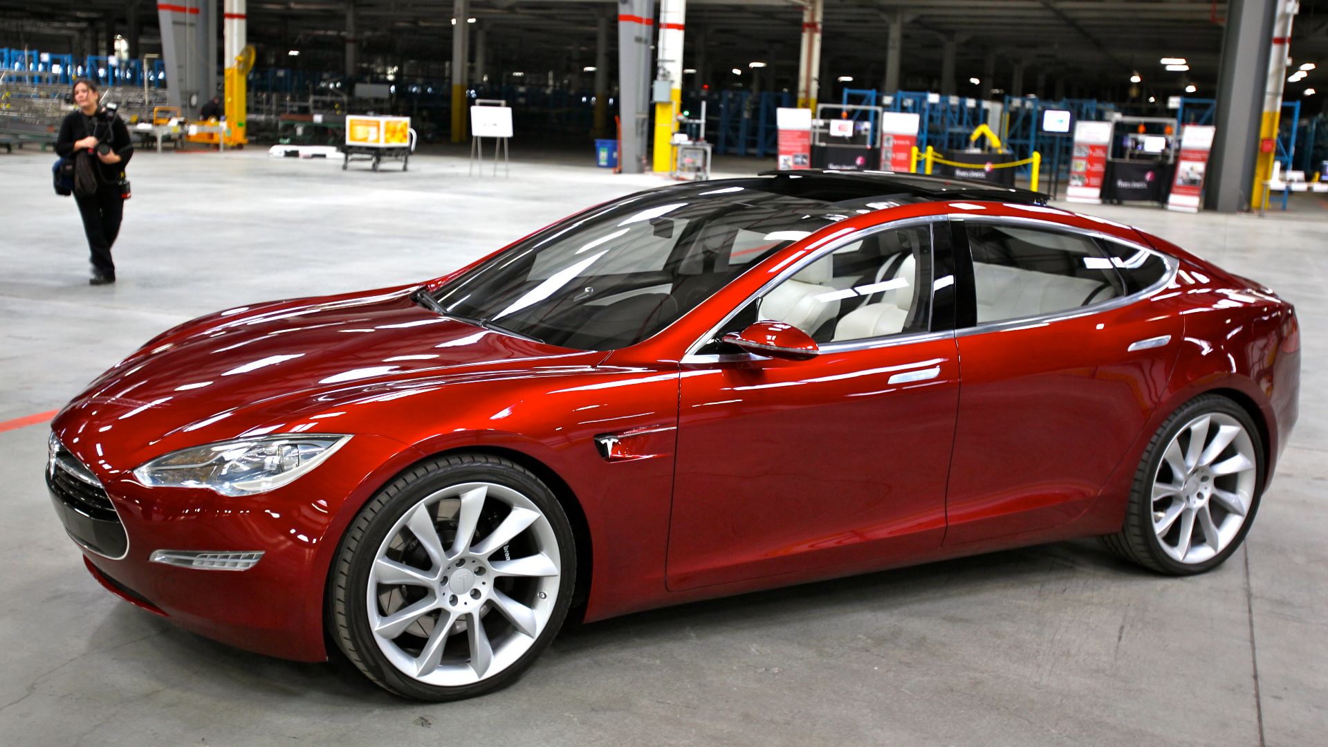 File:Tesla Model S Indoors.jpg