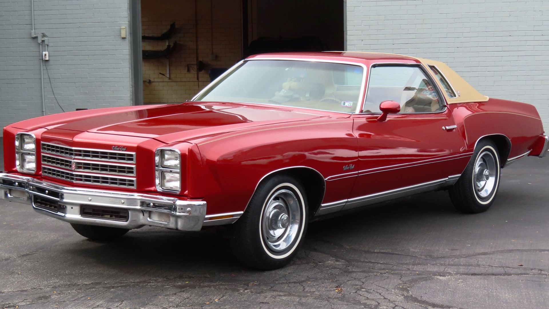 File:1976 Chevrolet Monte Carlo Landau Coupe, front left, 09-28-2024.jpg