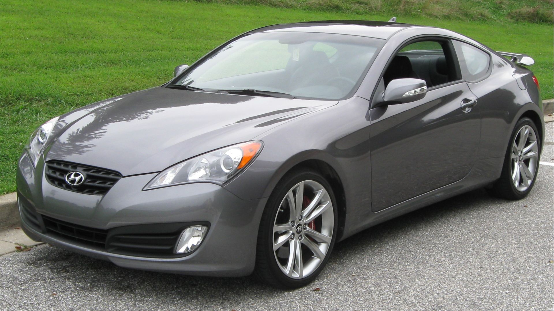 File:2010 Hyundai Genesis Coupe 3 -- 08-28-2009.jpg