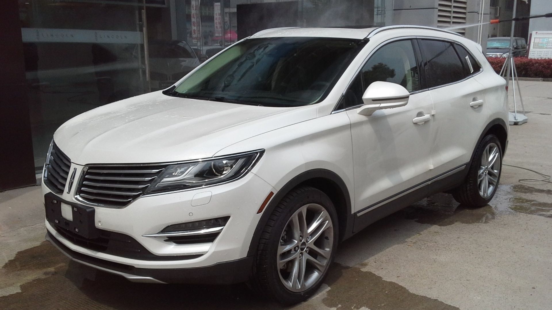 File:Lincoln MKC 01 China 2015-04-10.jpg