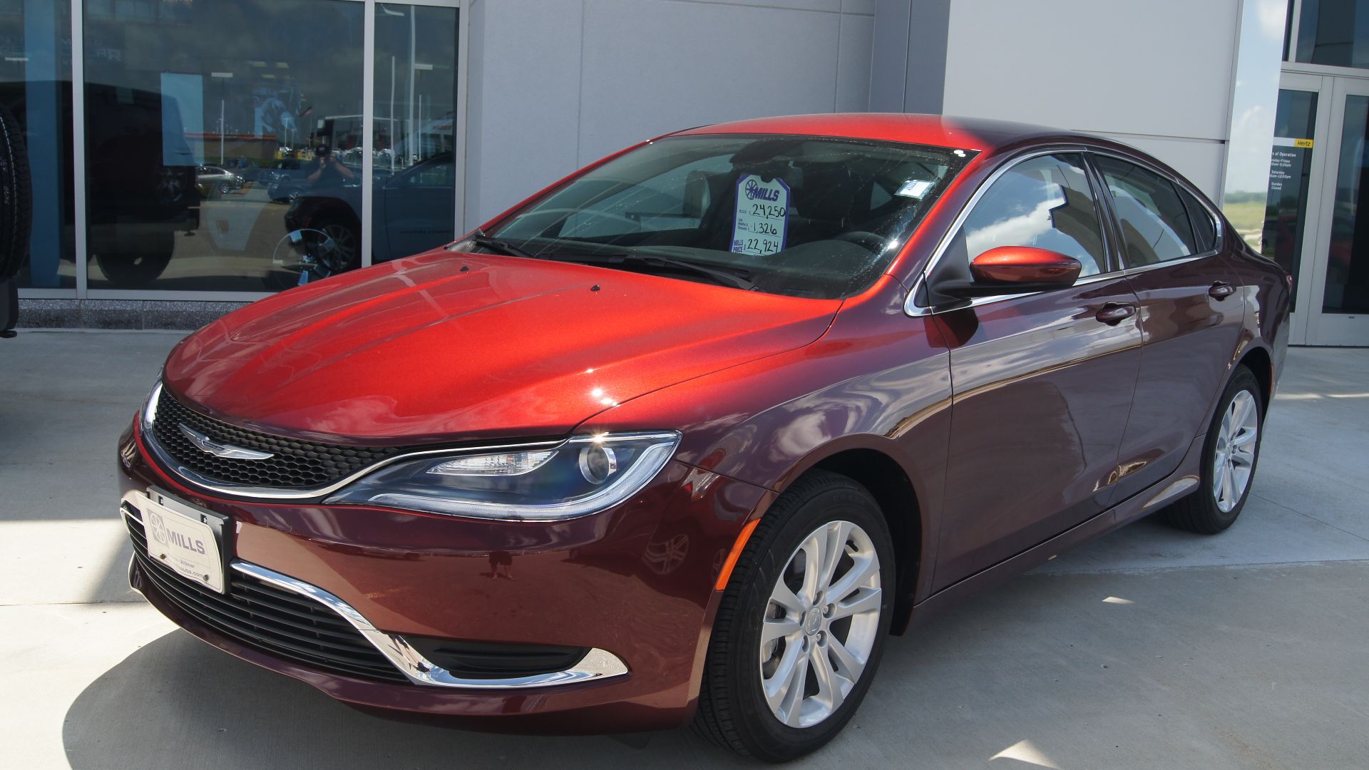 File:2015 Chrysler 200 Limited.jpg