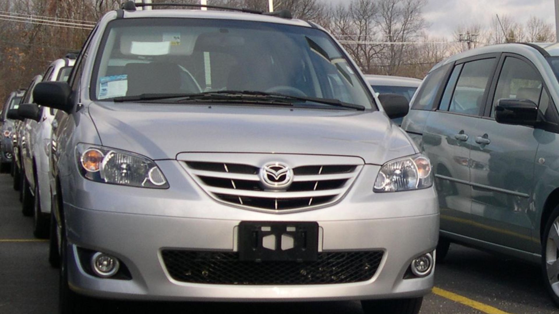File:2006 Mazda MPV and Mazda5.jpg