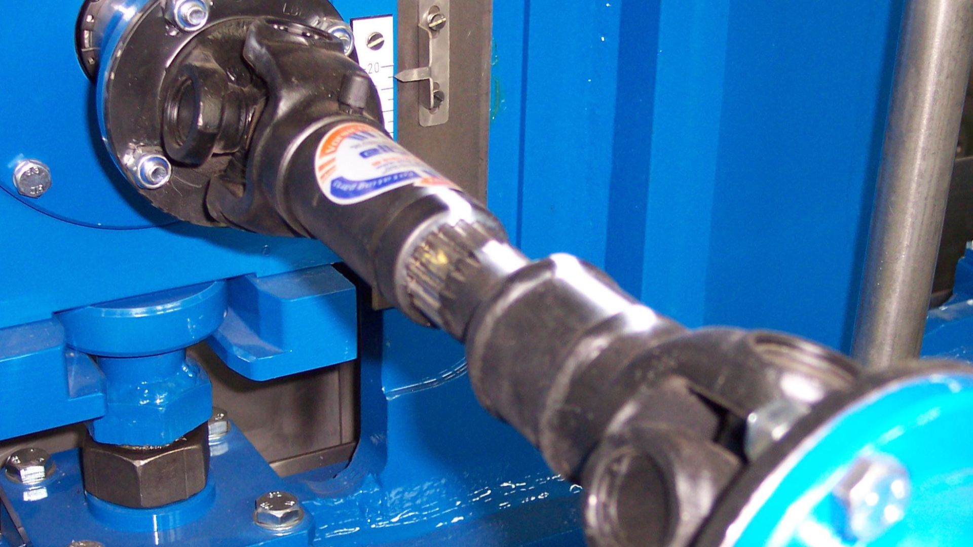 File:Cardan Shaft.jpg