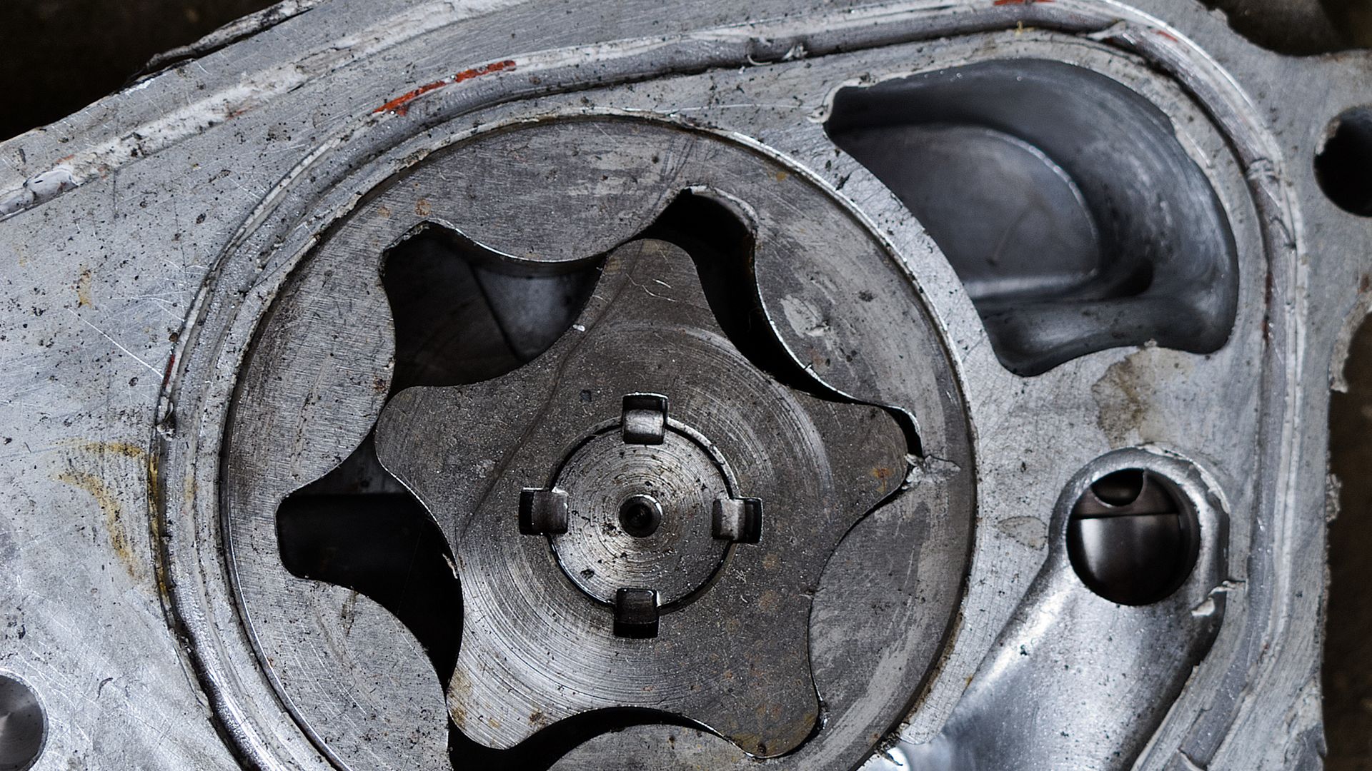 File:Oil Pump from Toyota Coaster Bus.JPG