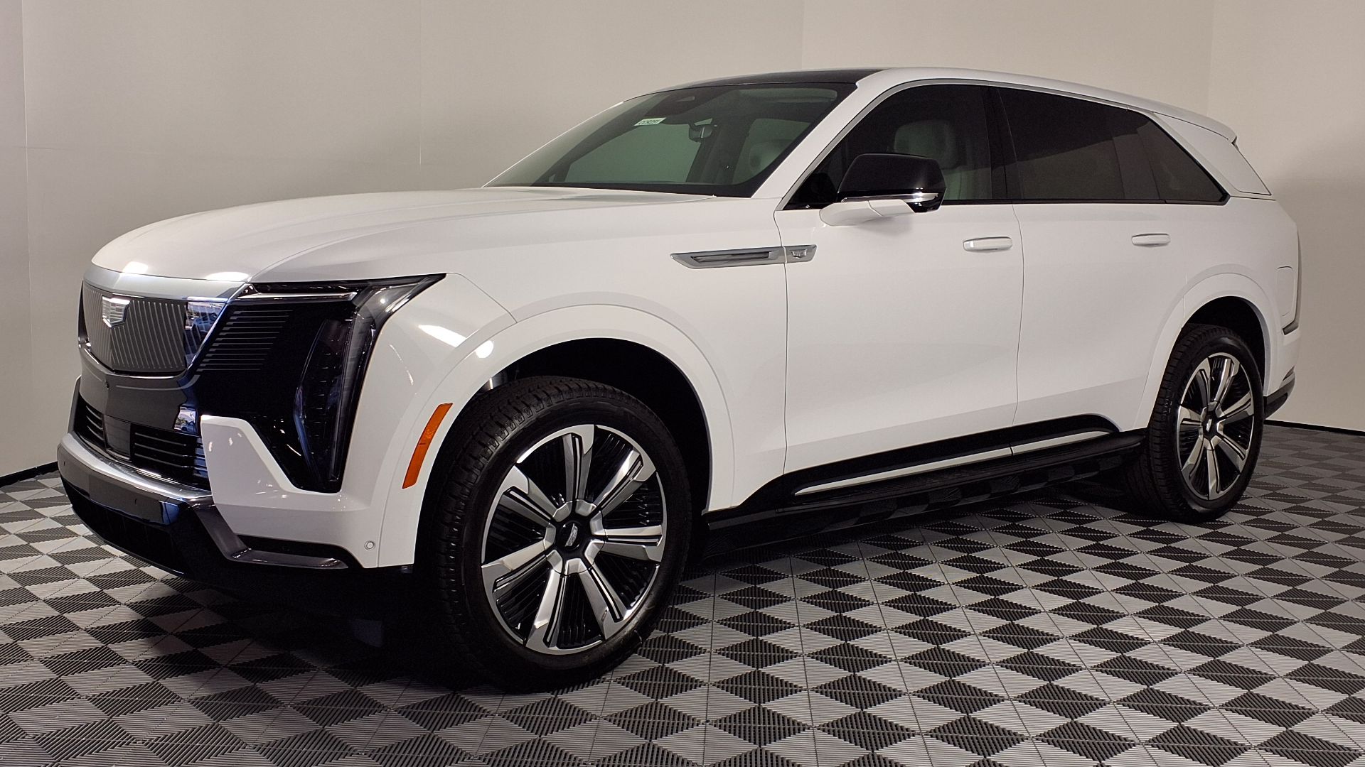 File:25 Cadillac Escalade IQ Luxury 1.jpg