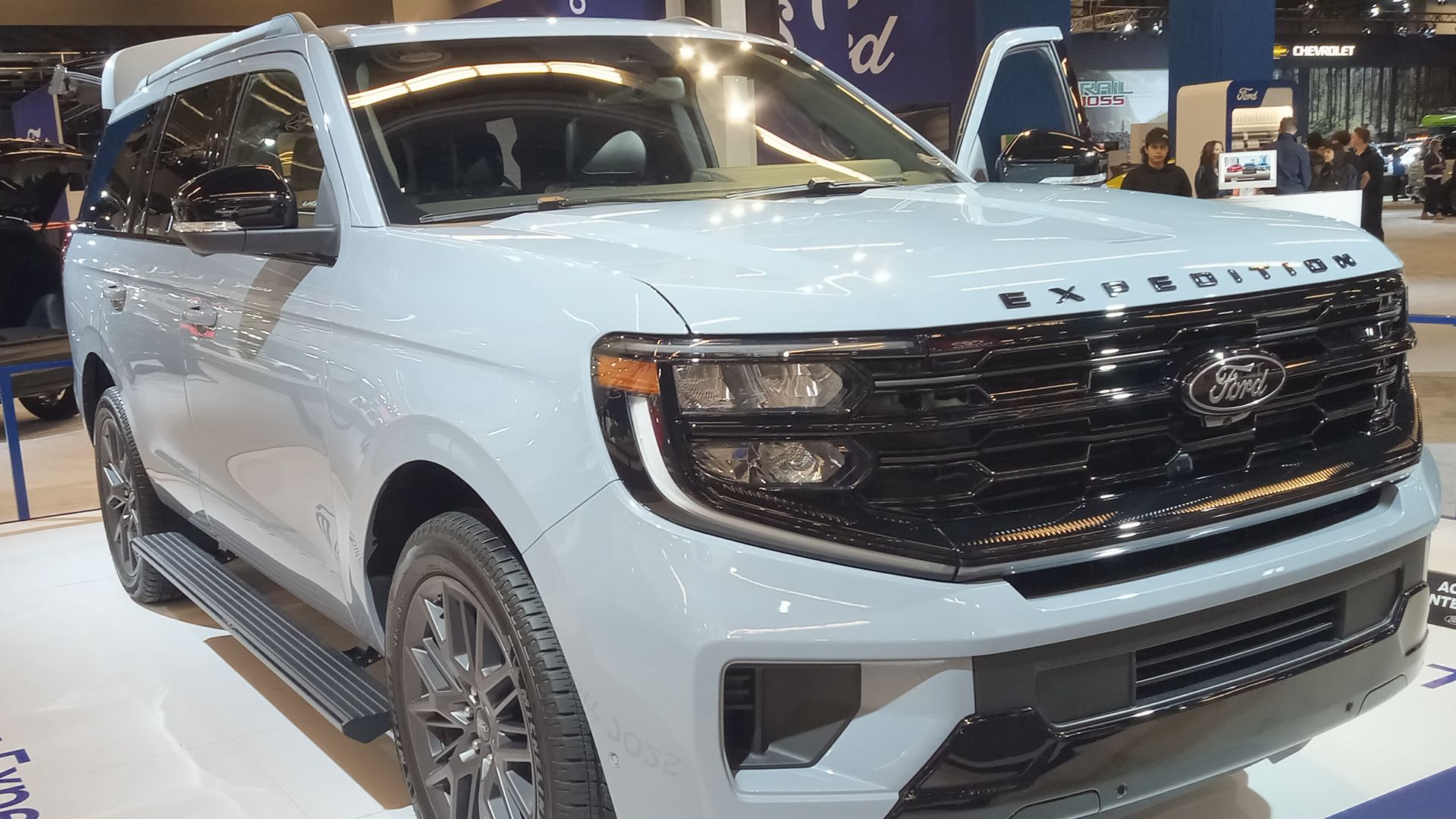 File:2025 Ford Expedition au SIAM 2025.jpg