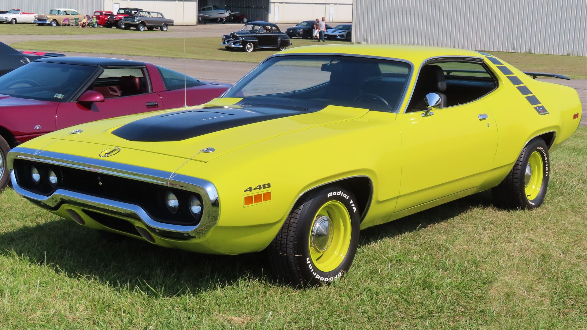 File:1971 Plymouth Road Runner, front left, 08-24-2024.jpg