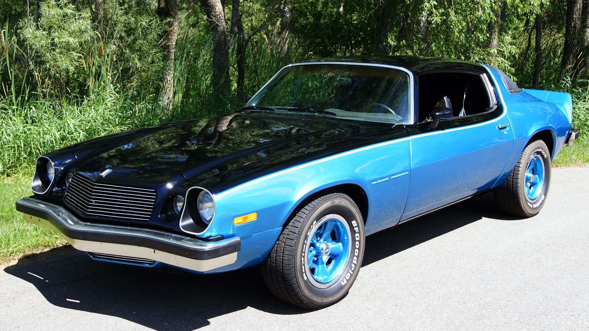 File:75 Chevrolet Camaro RS front.jpg