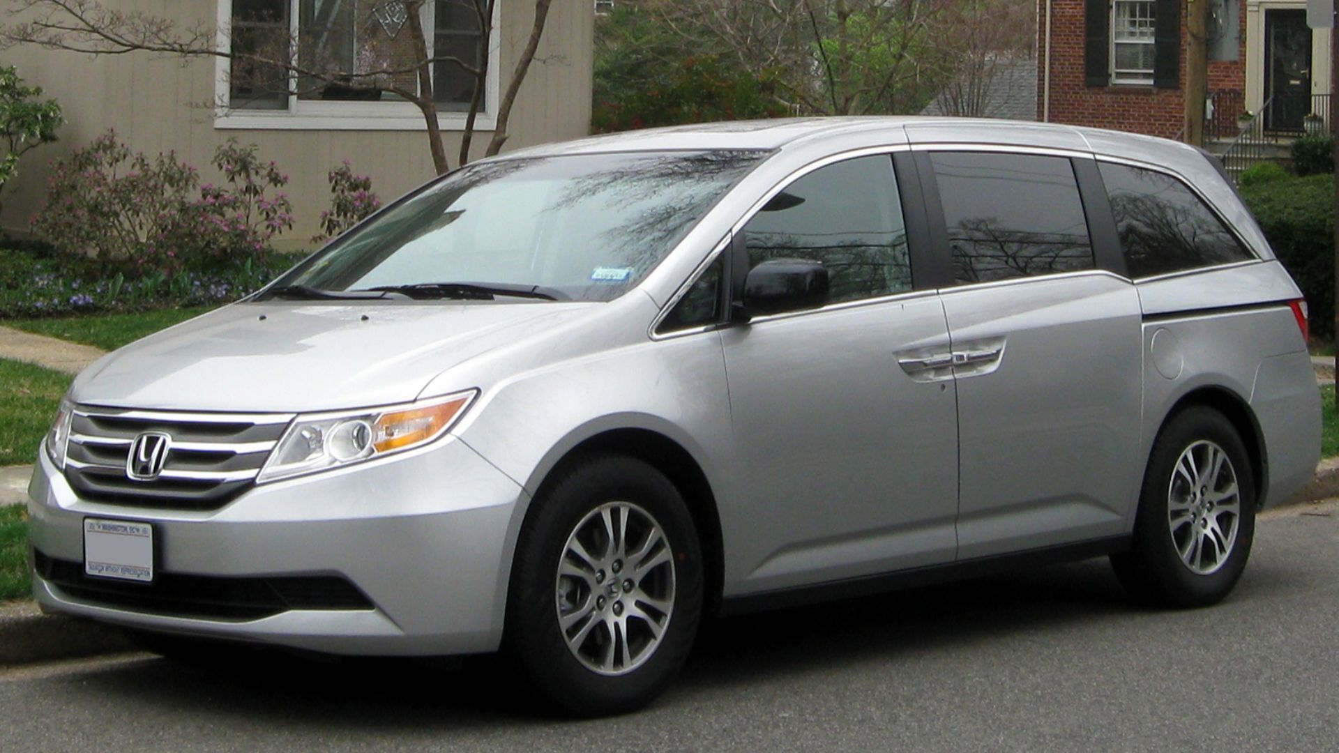File:Honda Odyssey -- 03-16-2012.JPG