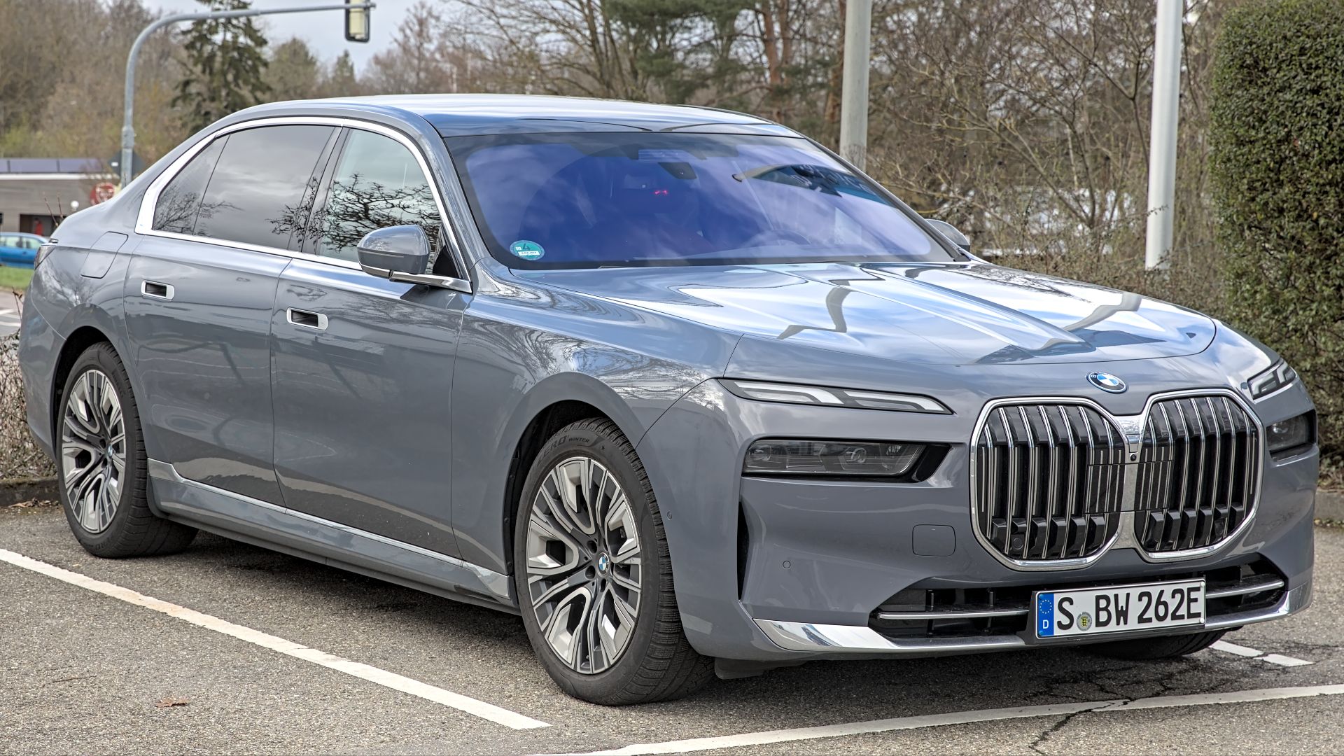 File:BMW 7-Series (G70) 750e 1X7A2461.jpg