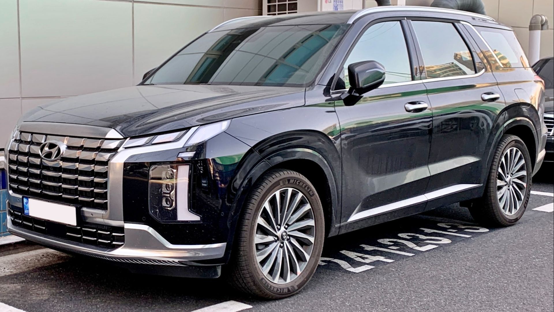File:Hyundai Palisade fl in Black.jpg