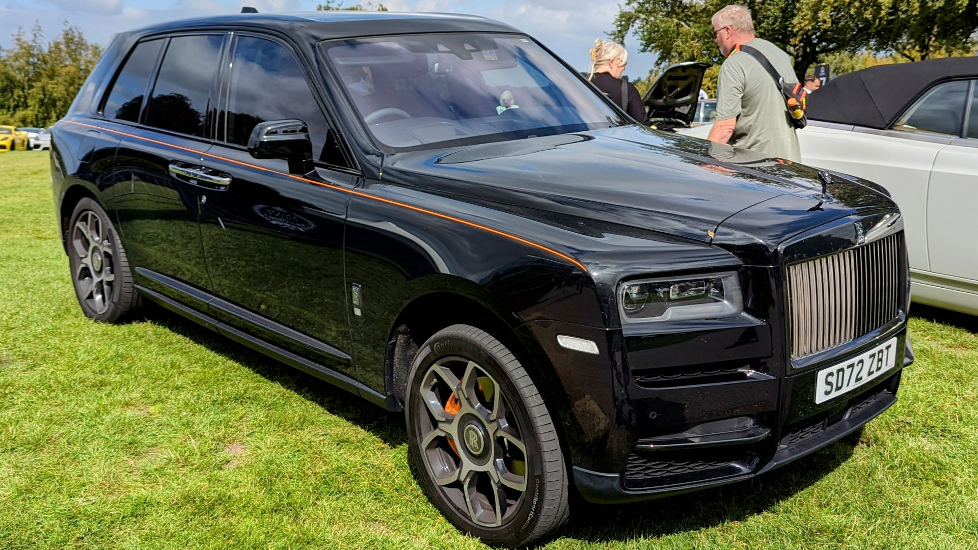 File:2022 Rolls Royce Cullinan Black Badge Auto 1.jpg