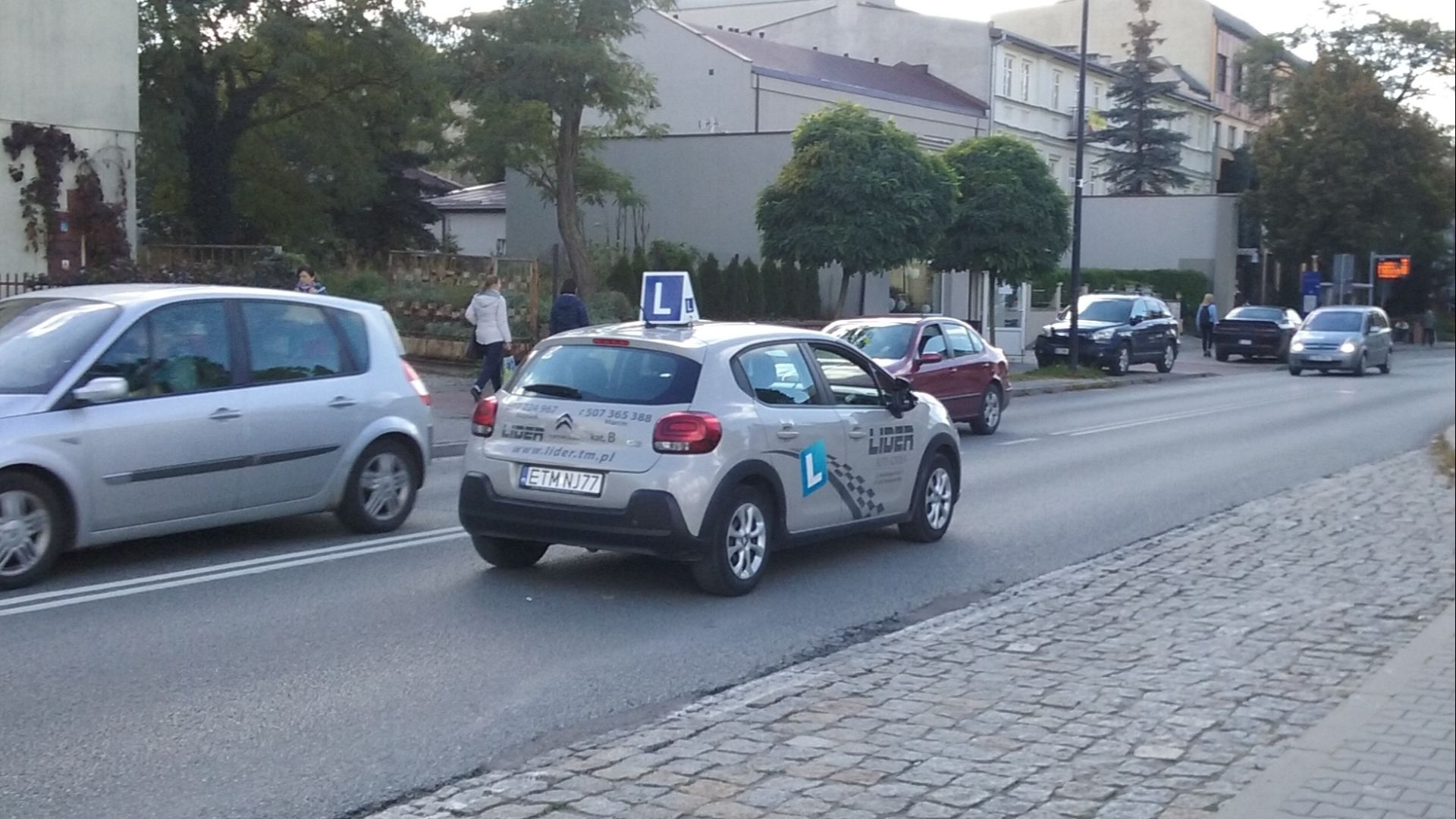 File:Training car of one of the driving schools in Tomaszów Mazowiecki, Poland.jpg