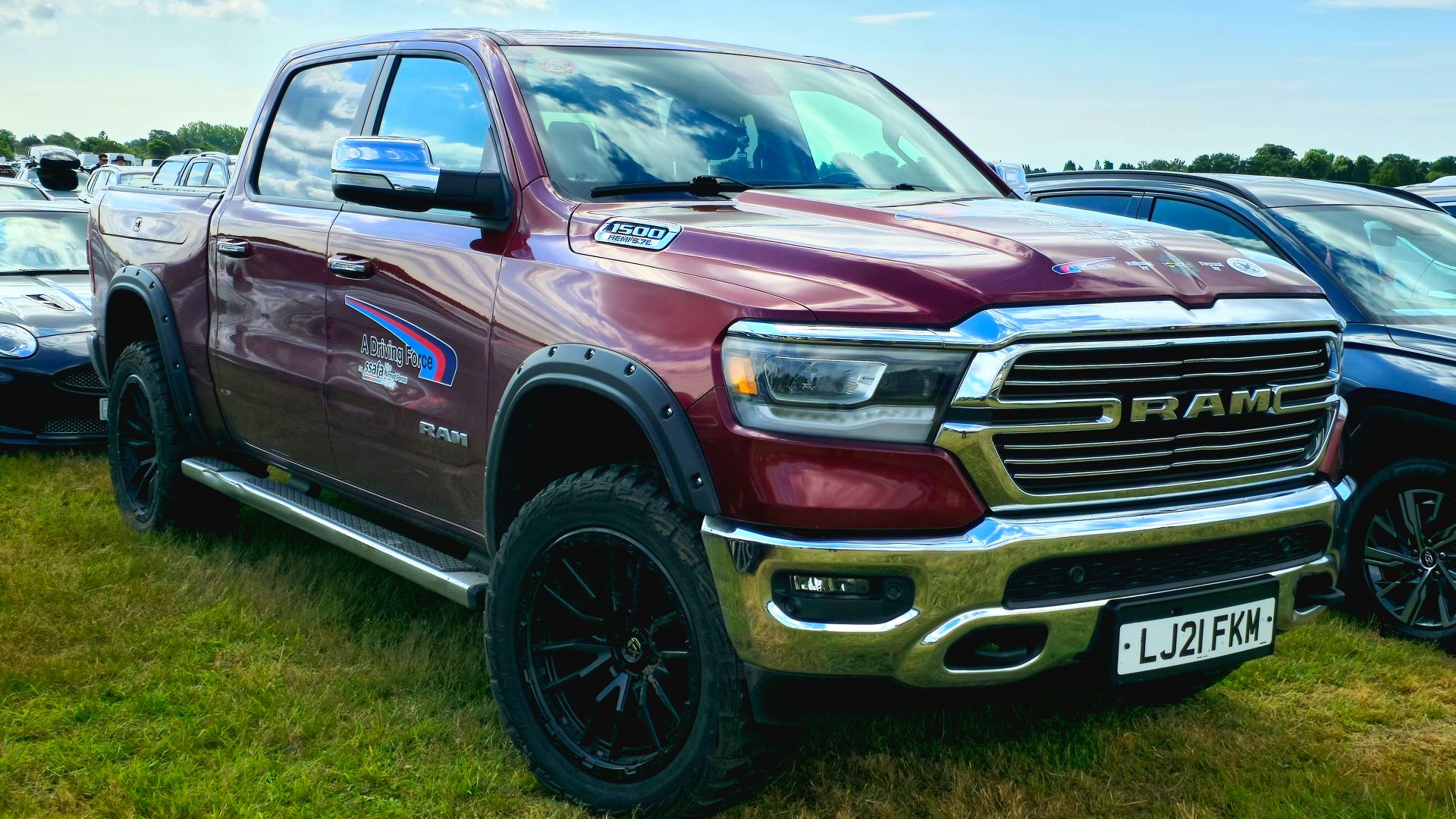 File:2021 Ram 1500 Hemi 5.7.jpg