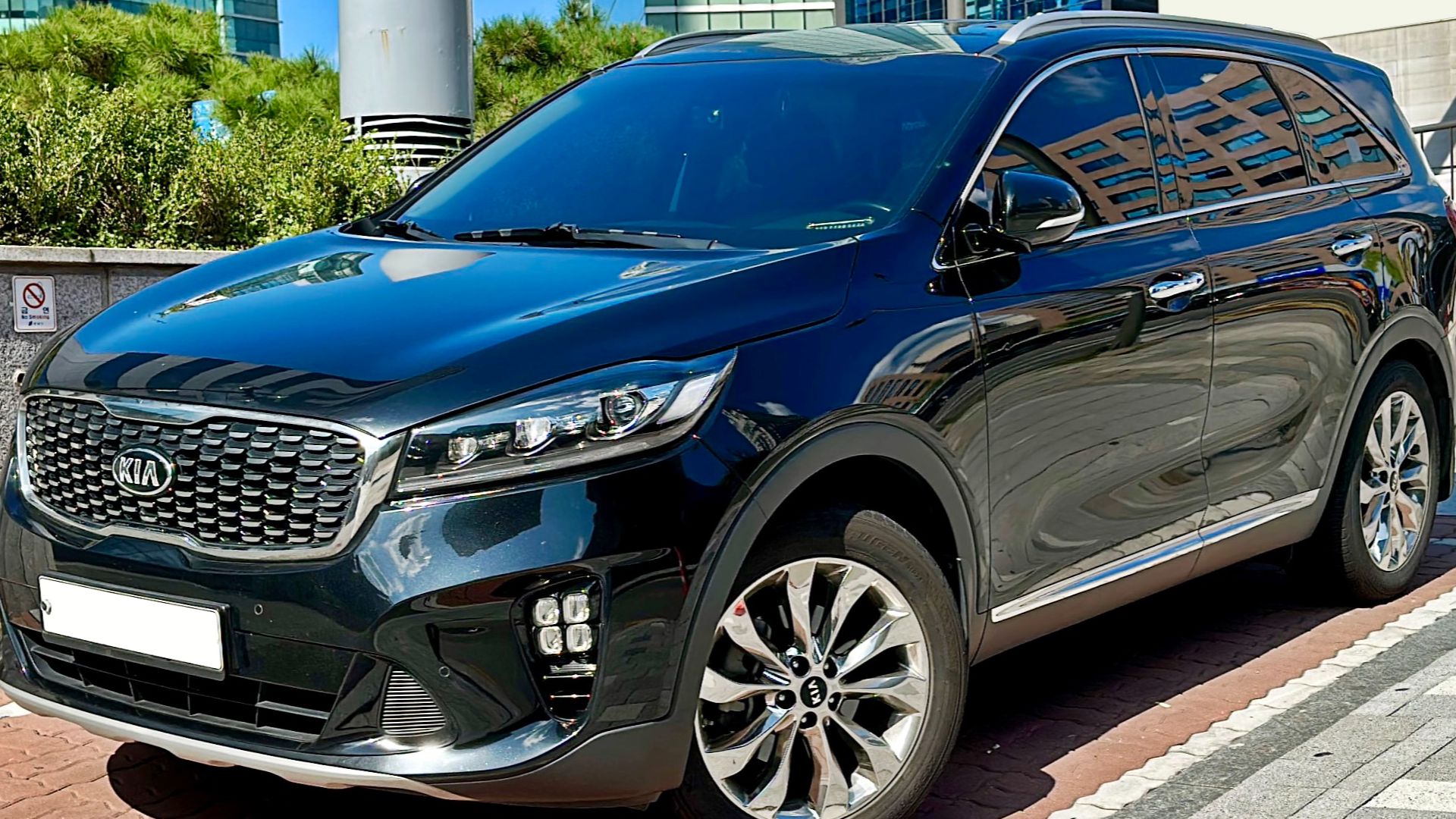 File:2017 Kia Sorento (UM) 1.jpg