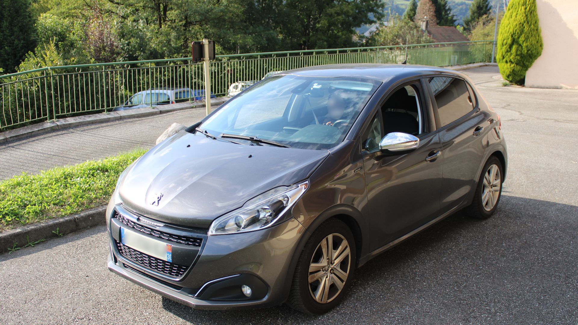 File:Césarches - 73200 - 2024.09.21 - Peugeot 208 I (vue avant gauche) © Anthony Levrot.jpg