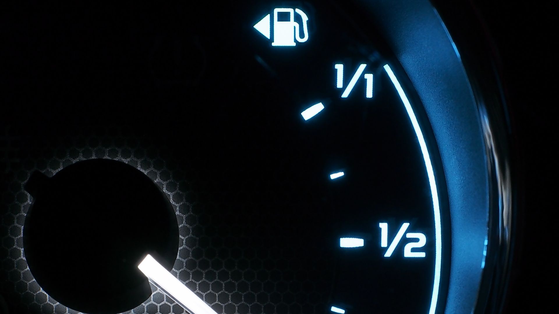 File:Fuel gauge (Toyota Corolla) (cropped).jpg