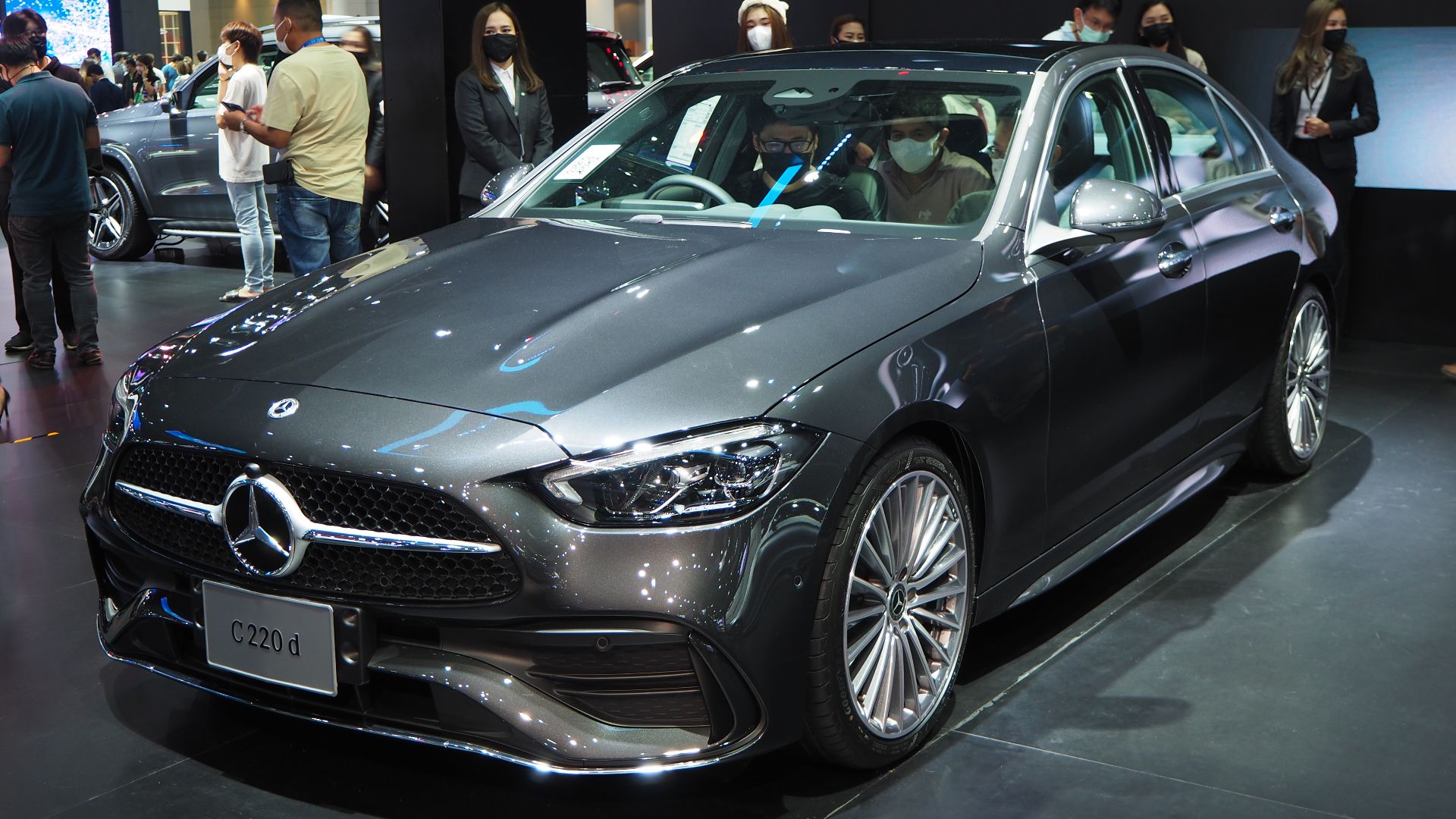 File:2022 Mercedes-Benz C-Class C220d AMG Dynamic.jpg