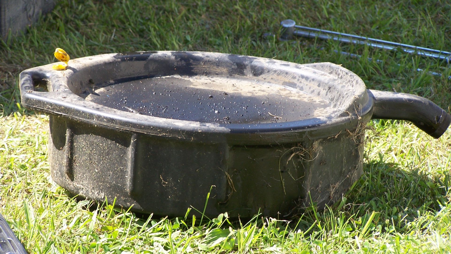 File:Oil catcher pan.jpg