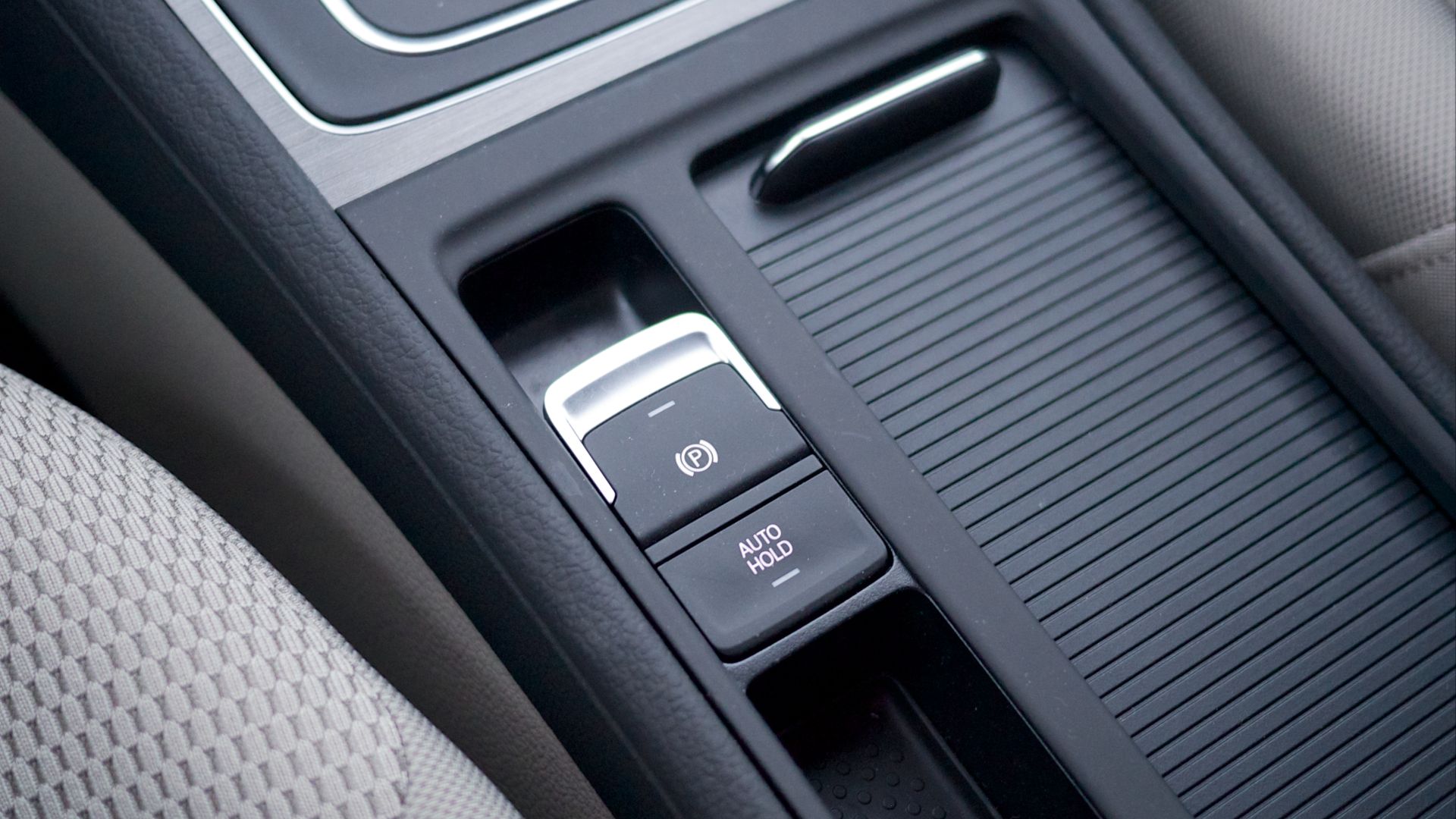 File:2013 Volkswagen Golf Variant (10186100644).jpg