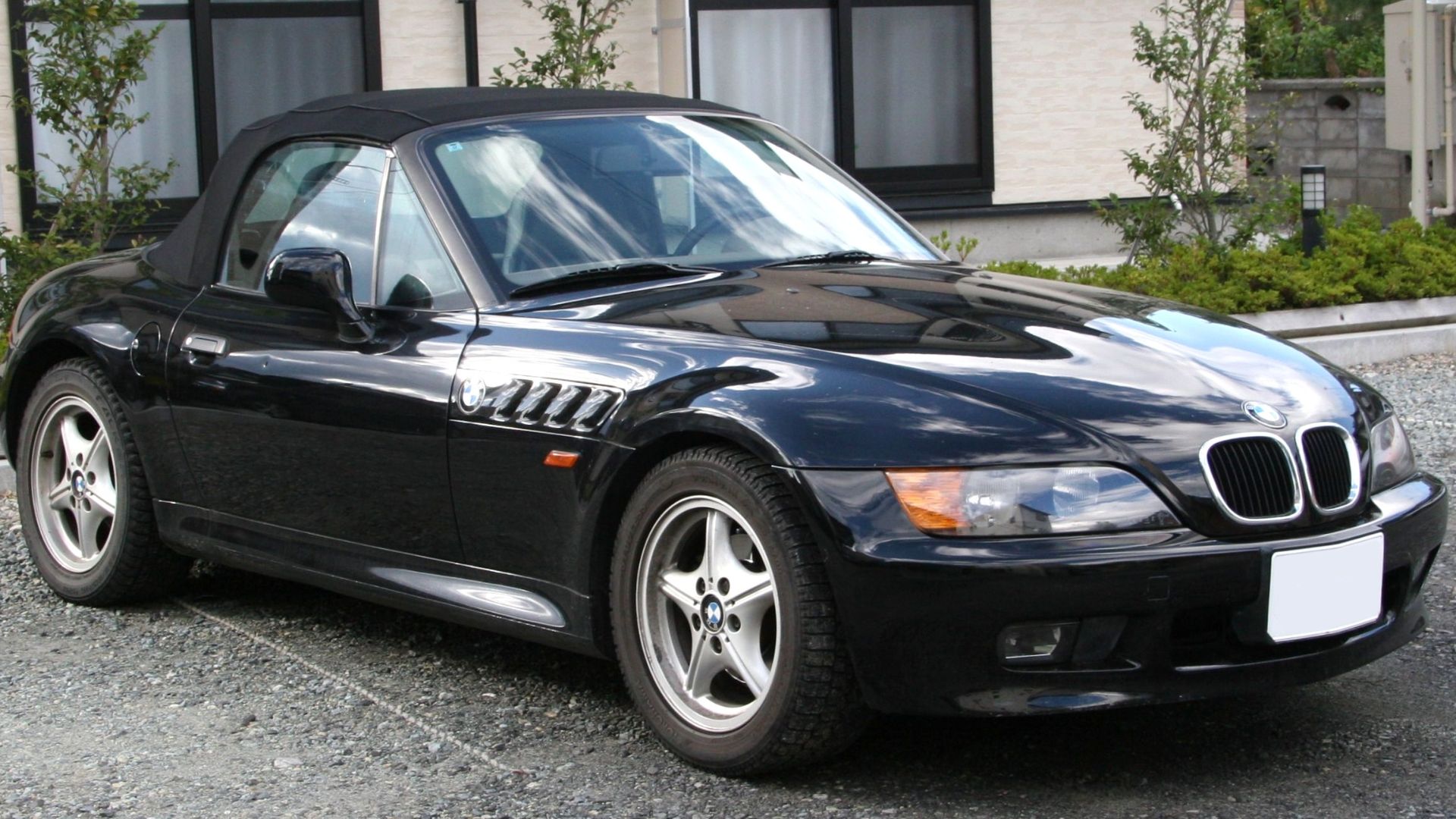 File:1996-1998 BMW Z3 Roadster.jpg