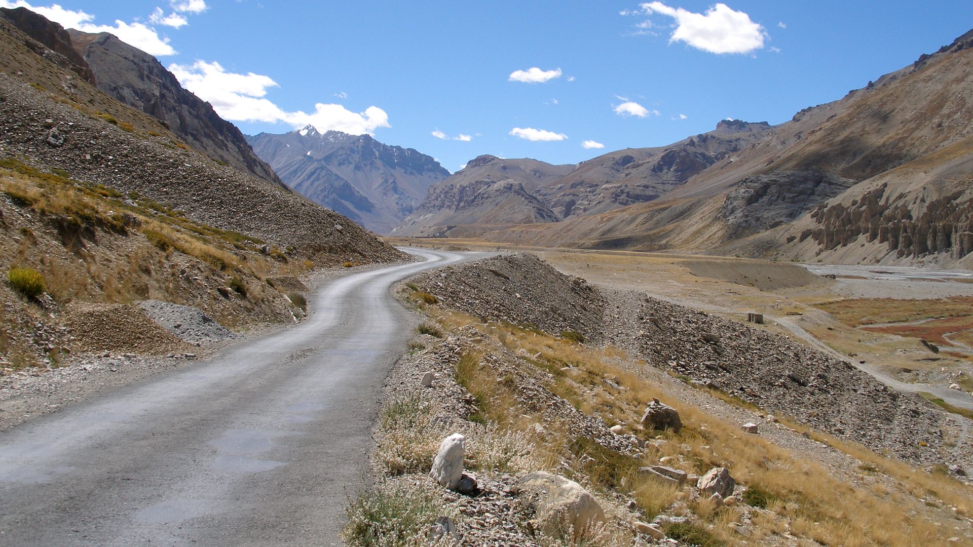 File:Leh-Manali Highway, Ladakh, India.jpg