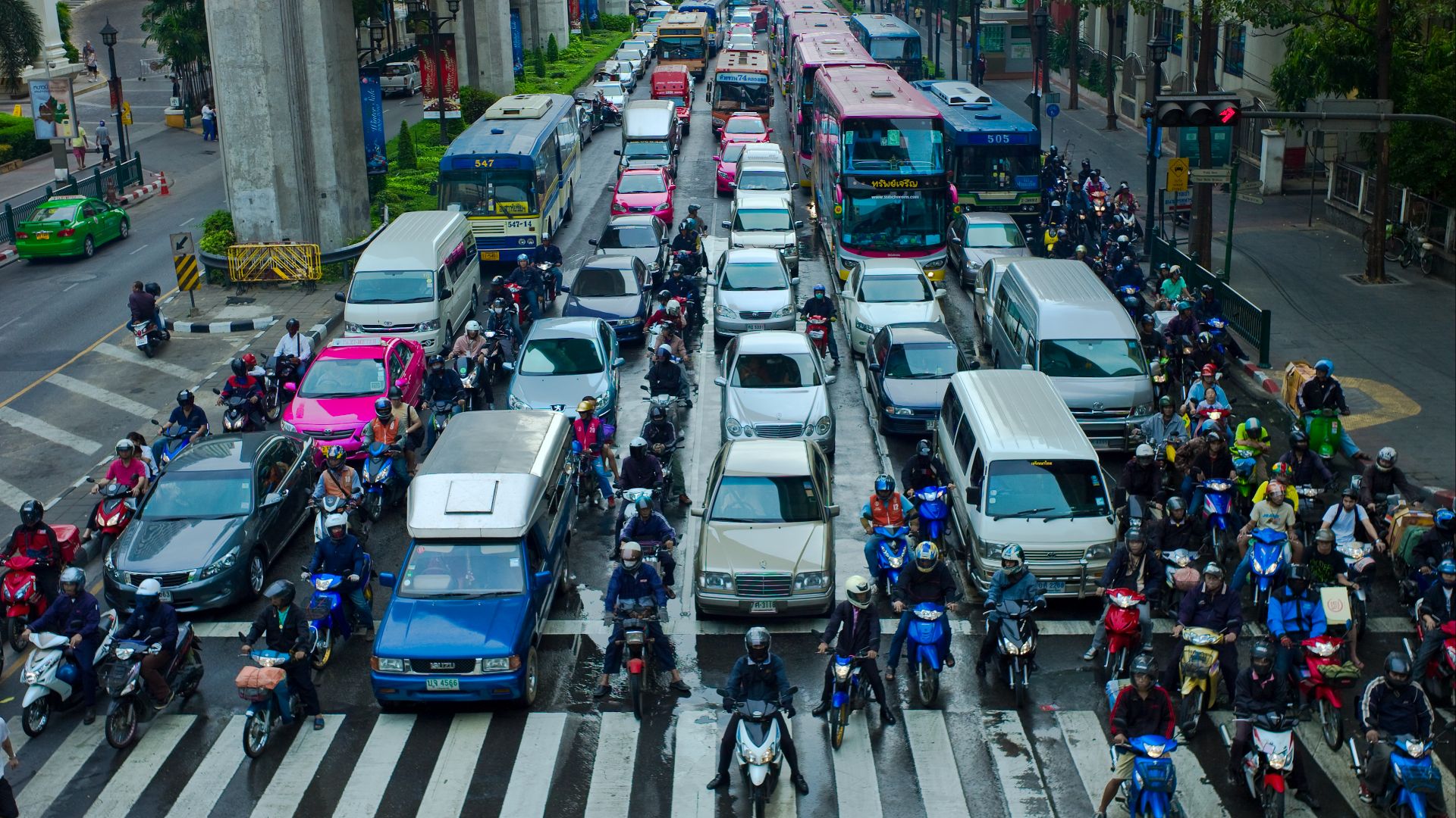 File:Motorcyclists lane splitting in Bangkok, Thailand.jpg