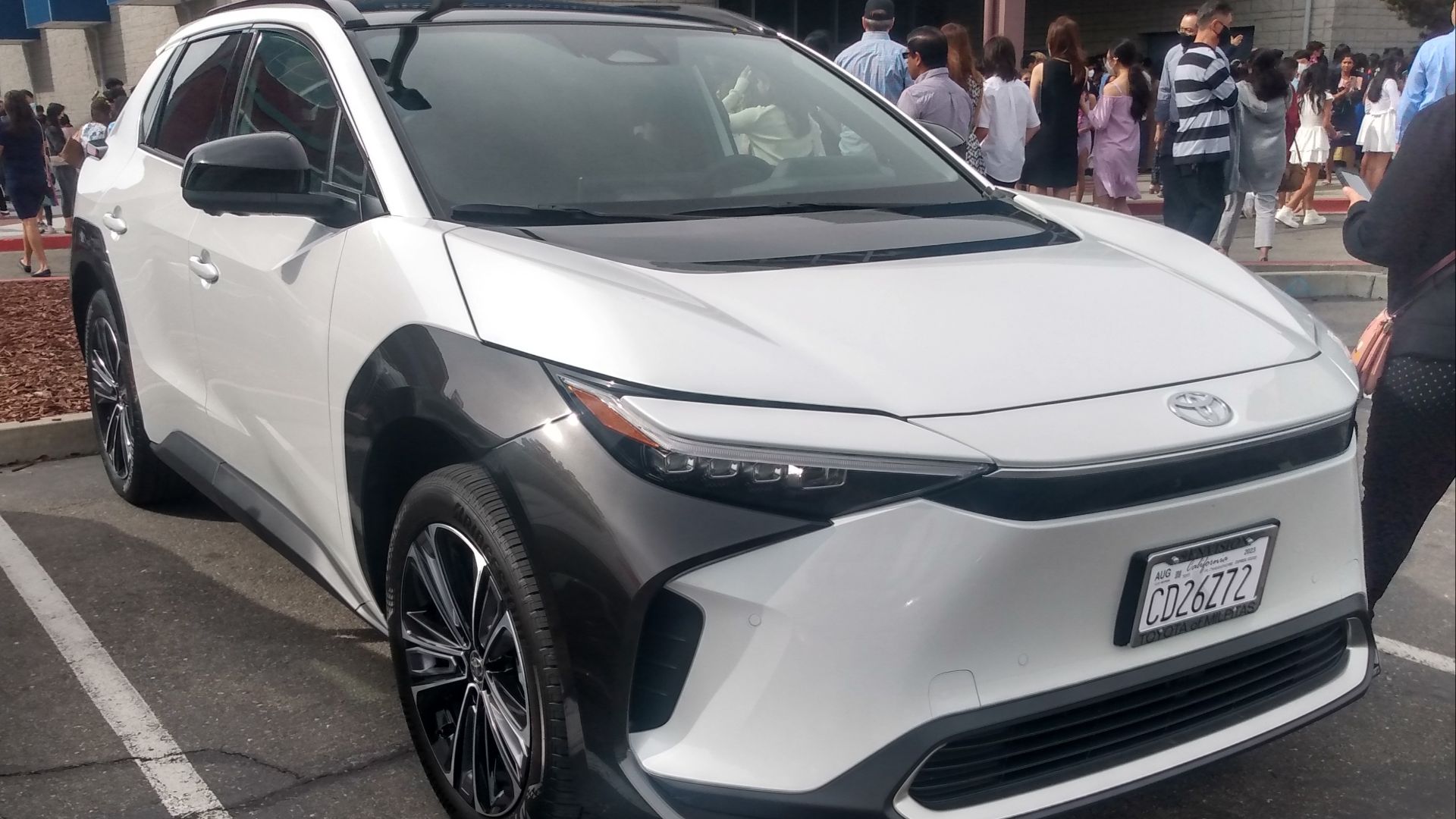 File:2023 Toyota BZ4X Limited AWD front.jpg