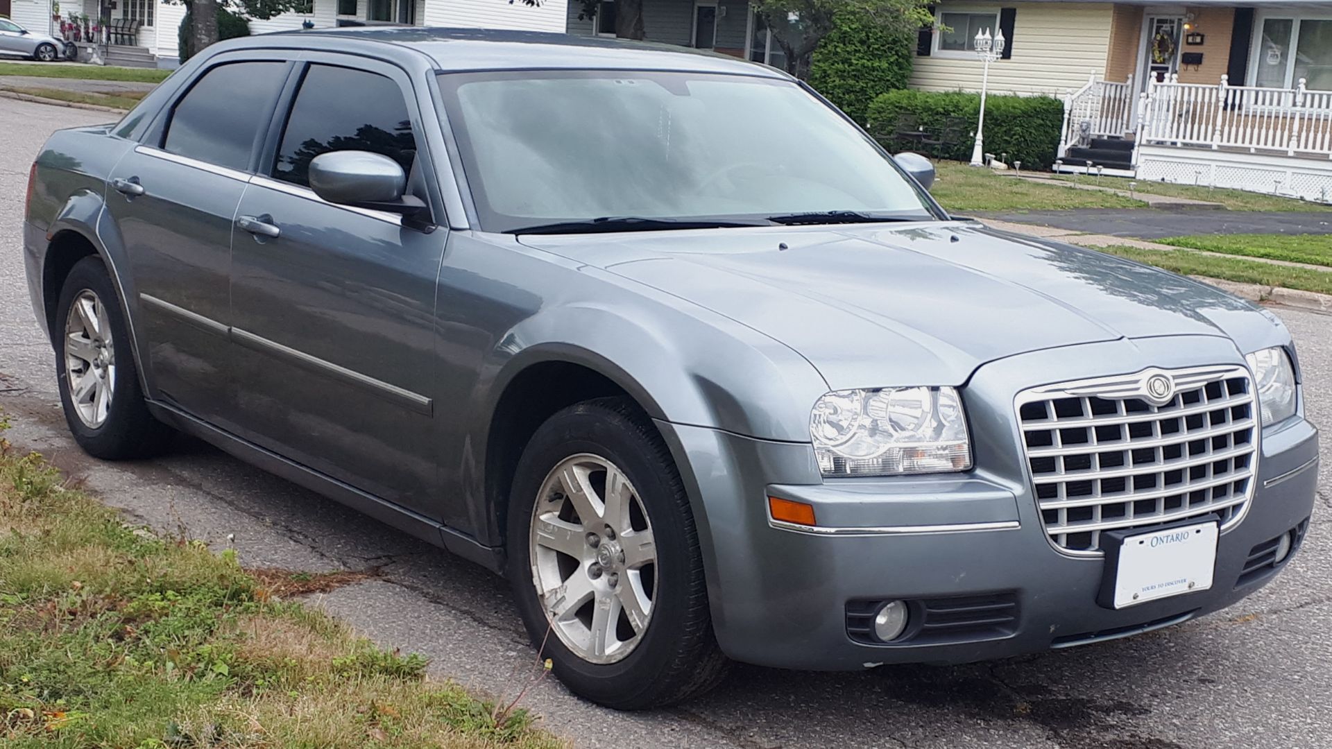 File:Chrysler 300 08-28-2019.jpg