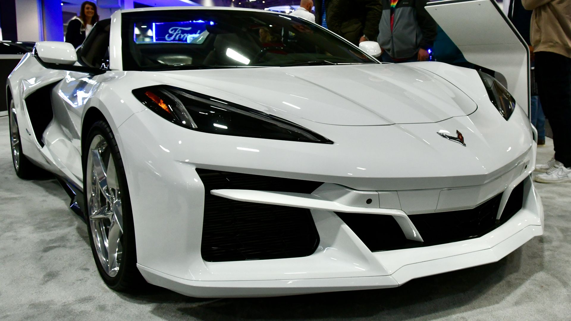 File:2024 Chevrolet Corvette E-Ray 3LZ Convertible (53519721521).jpg