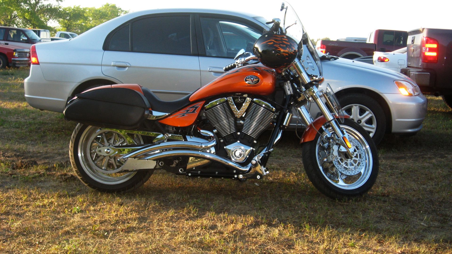 File:Victory motorcycle 2.jpg