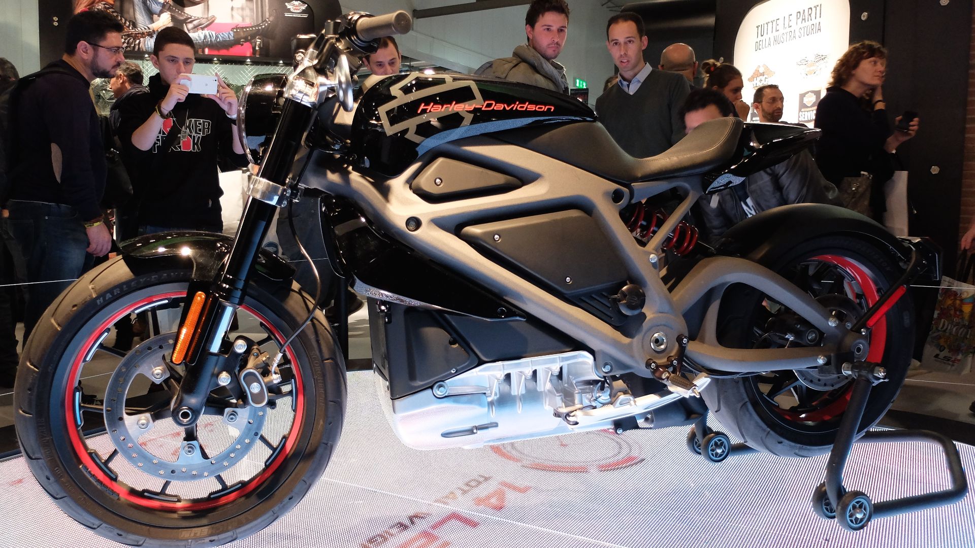 File:Harley Davidson Livewire at Motorcycle Live 2014 03.jpg