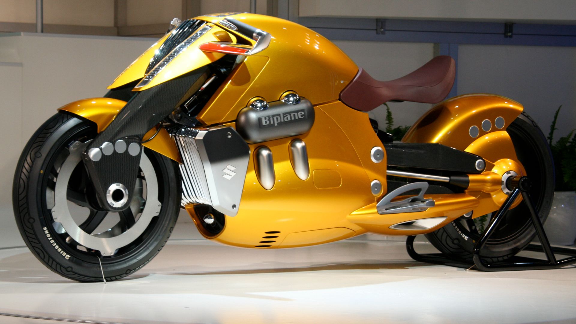 File:Suzuki 2008 Biplane Concept Left Side at Tokyo Motor Show.jpg