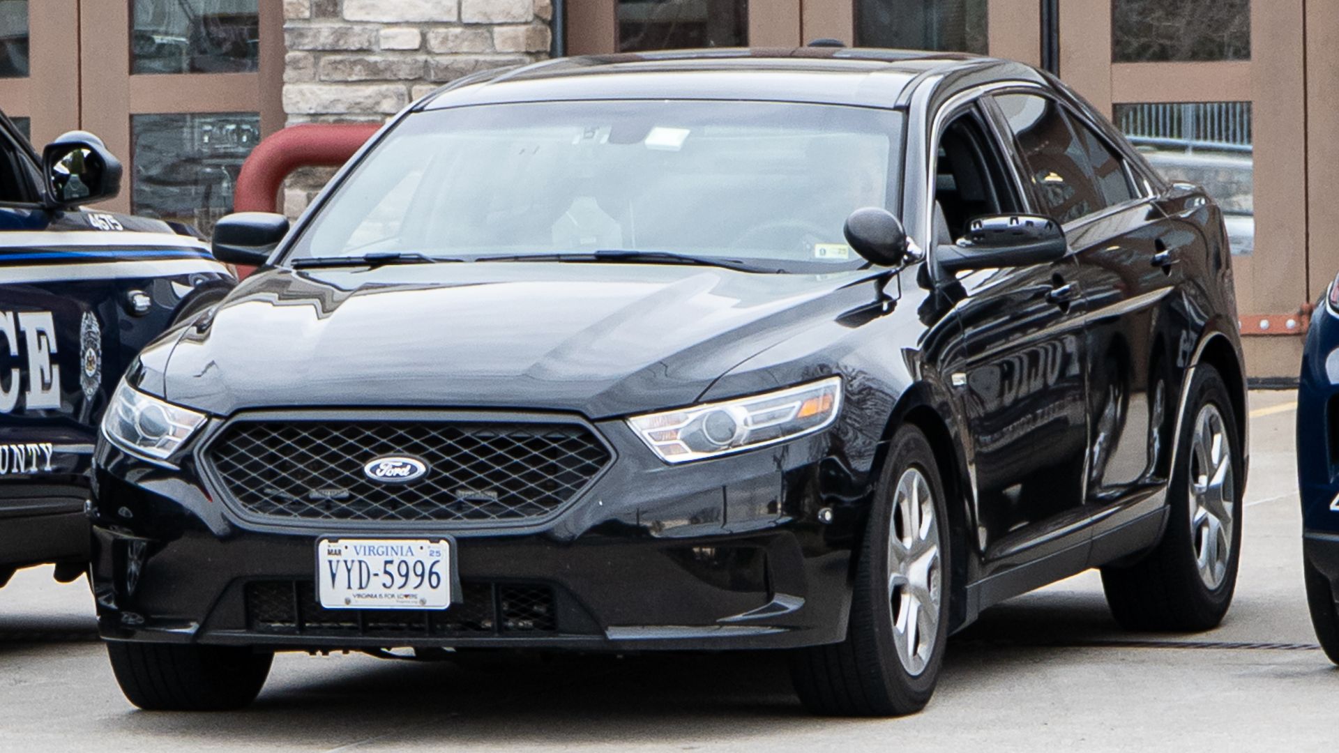 File:Ford Taurus Police (Mk VI) Washington DC Metro Area, USA.jpg