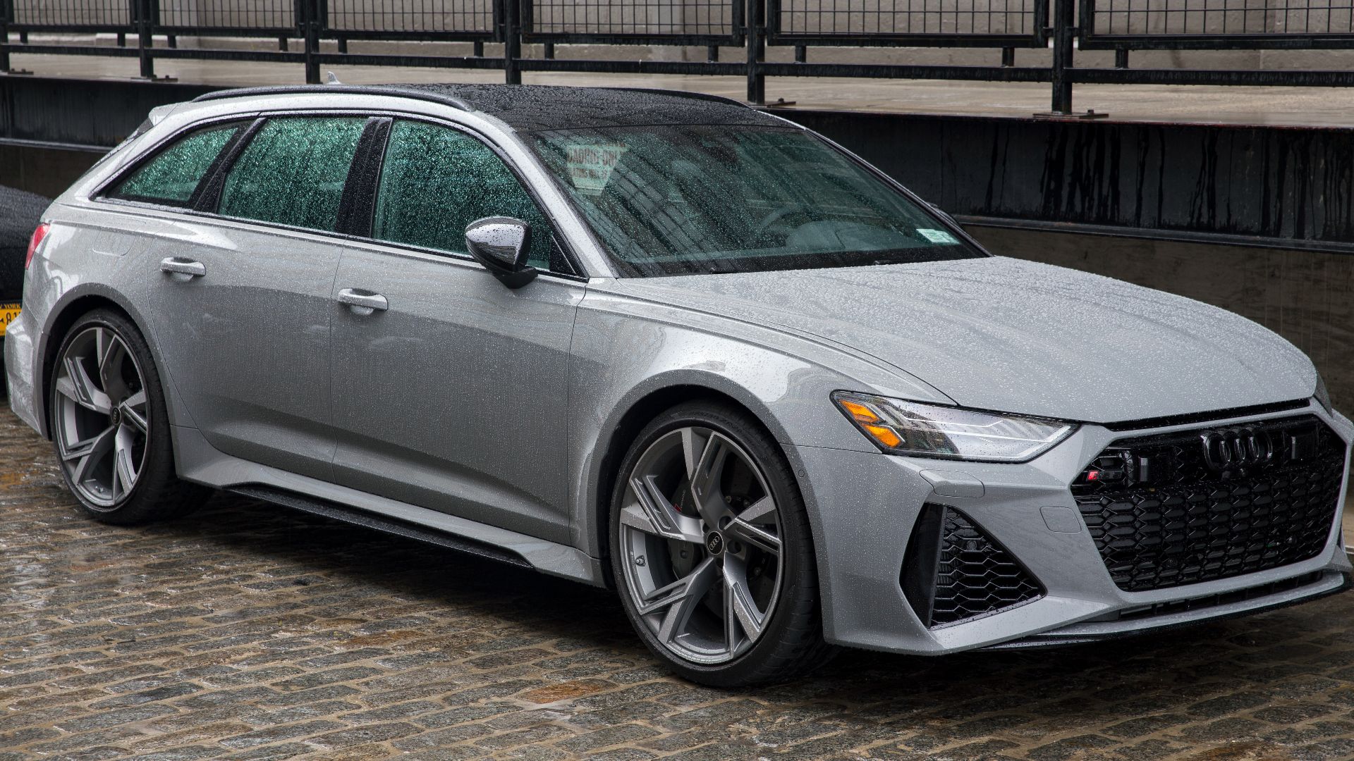 File:2021 Audi RS6 Avant in Nardo Gray, front right.jpg